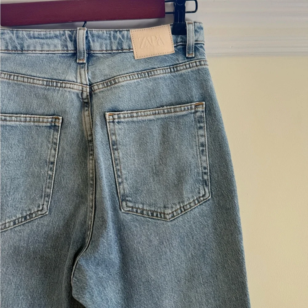 ZARA High-Waisted Straight Leg Jeans – Light Wash size 4 - Picture 4 of 12